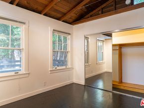 2008 Strongs Drive, Venice CA 90291