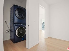 1709 S Burnside Avenue, Los Angeles CA 90019