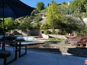 2241 Flintridge Drive, Glendale CA 91206