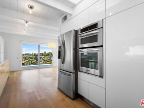 2226 Ronda Vista Drive, Los Angeles CA 90027