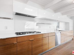 2226 Ronda Vista Drive, Los Angeles CA 90027