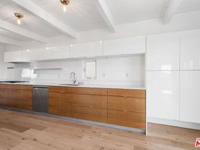 2226 Ronda Vista Drive, Los Angeles CA 90027