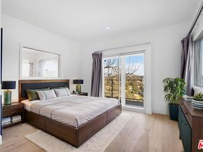 2226 Ronda Vista Drive, Los Angeles CA 90027