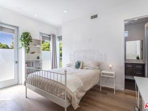 3728 S Barrington Avenue, Los Angeles CA 90066