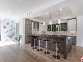 3728 S Barrington Avenue, Los Angeles CA 90066