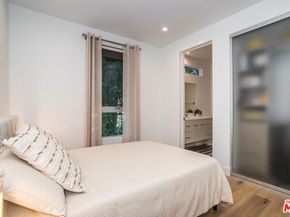 3728 S Barrington Avenue, Los Angeles CA 90066