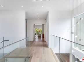 3728 S Barrington Avenue, Los Angeles CA 90066