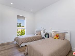 3728 S Barrington Avenue, Los Angeles CA 90066