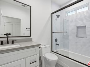 13822 Oxnard Street, Van Nuys CA 91401