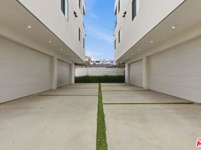 13822 Oxnard Street, Van Nuys CA 91401