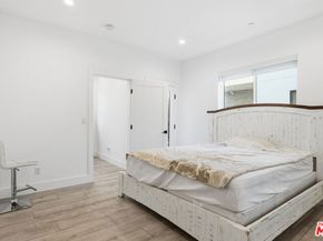 13822 Oxnard Street, Van Nuys CA 91401