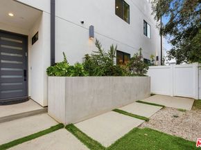 13822 Oxnard Street, Van Nuys CA 91401