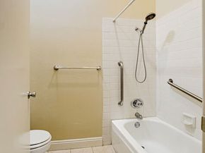 533 S St Andrews Place 410, Los Angeles CA 90020