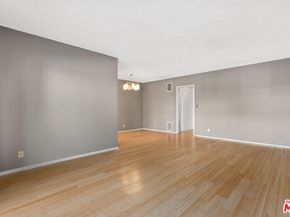 1233 N Laurel Avenue 103, West Hollywood CA 90046