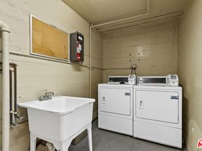 1233 N Laurel Avenue 103, West Hollywood CA 90046