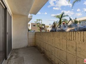 1233 N Laurel Avenue 103, West Hollywood CA 90046