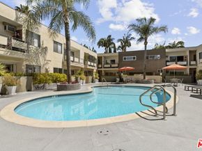 1233 N Laurel Avenue 103, West Hollywood CA 90046