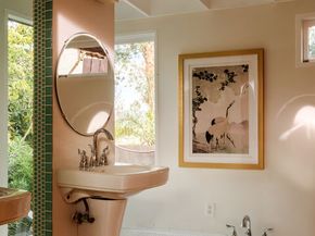 3061 Landa Street, Los Angeles CA 90039