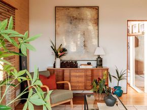 3061 Landa Street, Los Angeles CA 90039