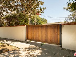 940 Westchester Place, Los Angeles CA 90019