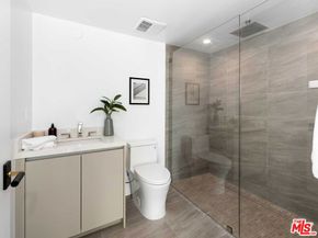 1017 N Croft Avenue 201, Los Angeles CA 90069
