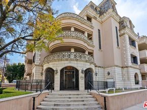 850 N Croft Avenue 302, Los Angeles CA 90069