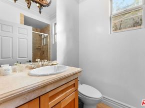 850 N Croft Avenue 302, Los Angeles CA 90069