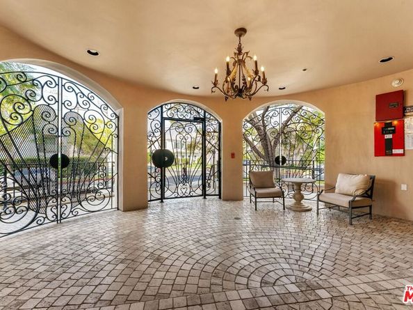 850 N Croft Avenue 302, Los Angeles CA 90069