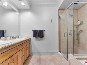 850 N Croft Avenue 302, Los Angeles CA 90069