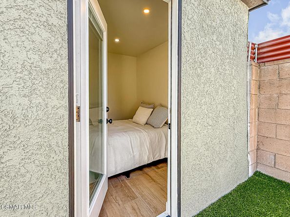 7530 Gaviota Avenue, Lake Balboa CA 91406