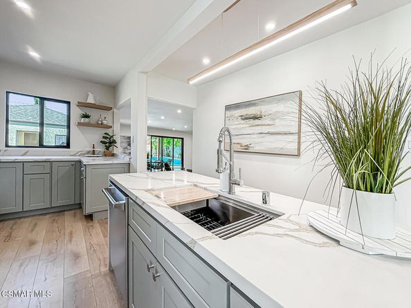 7530 Gaviota Avenue, Lake Balboa CA 91406