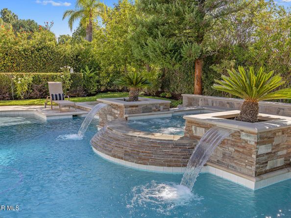 29376 Laro Drive, Agoura Hills CA 91301