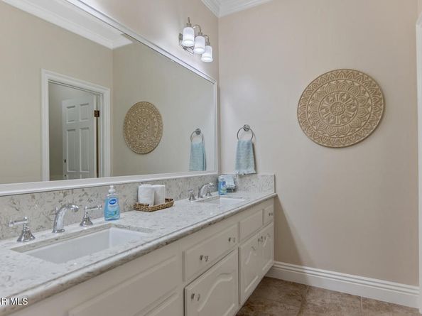 29376 Laro Drive, Agoura Hills CA 91301