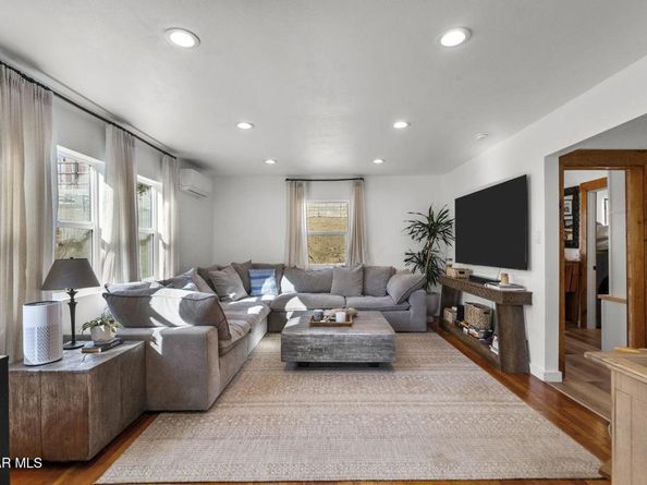 5429 Fairview Place, Agoura Hills CA 91301