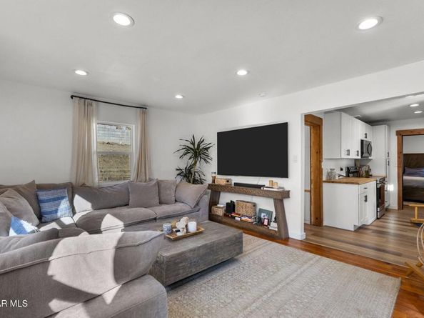 5429 Fairview Place, Agoura Hills CA 91301