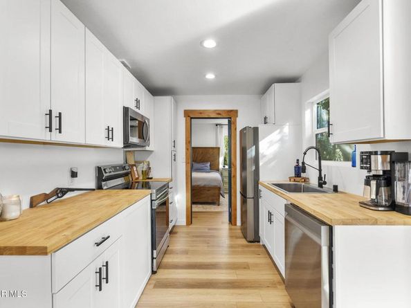 5429 Fairview Place, Agoura Hills CA 91301