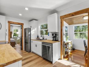 5429 Fairview Place, Agoura Hills CA 91301