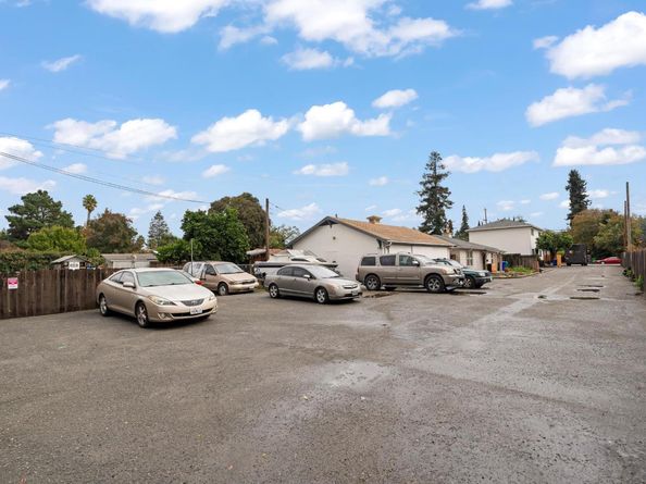 688 Grove Way, Hayward CA 94541
