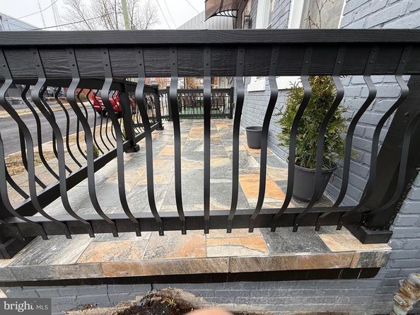 613 Roxboro Place NW, Washington DC 20011