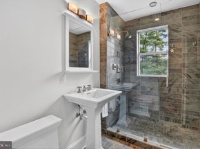 4000 Cathedral Avenue NW 216B, Washington DC 20016