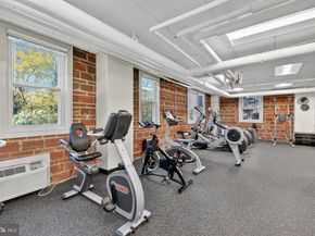 4000 Cathedral Avenue NW 216B, Washington DC 20016