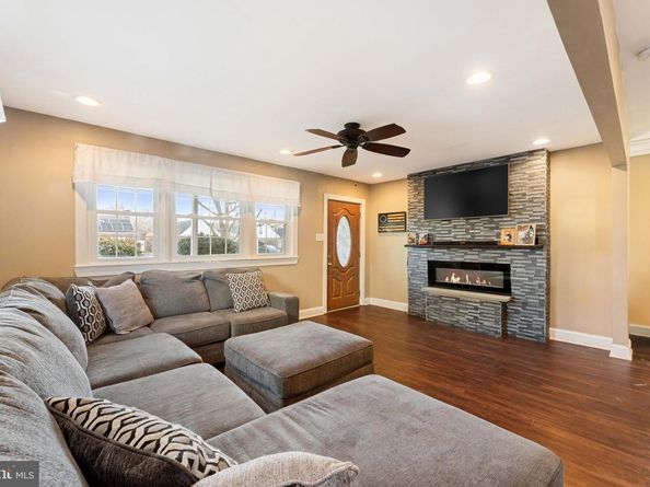 658 Waring Street, Philadelphia PA 19116