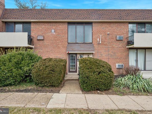 100 E Glenolden Avenue R11, Glenolden PA 19036