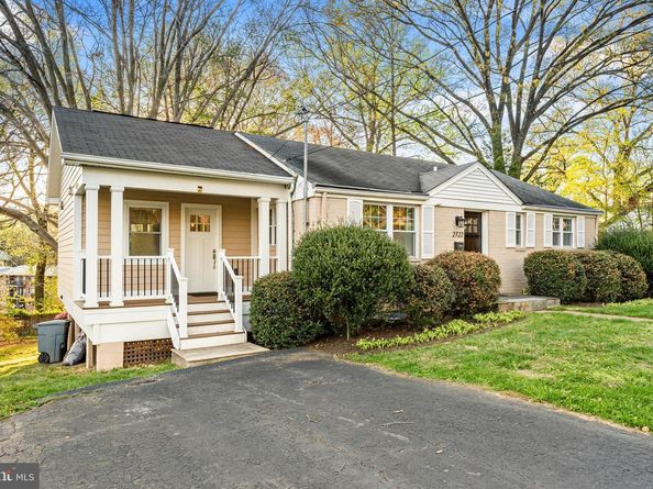 2722 Woodley Place, Falls Church VA 22046