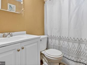 100 E Glenolden Avenue O1, Glenolden PA 19036