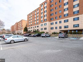 1300 S Arlington Ridge Road 718, Arlington VA 22202