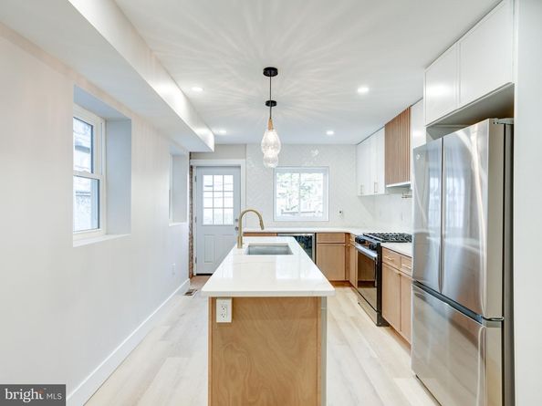 1327 E Susquehanna Avenue, Philadelphia PA 19125