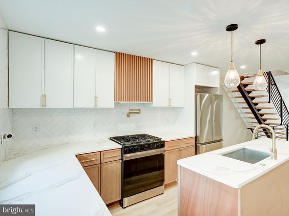 1327 E Susquehanna Avenue, Philadelphia PA 19125