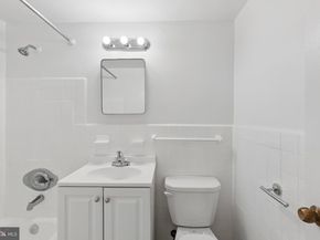 2101 Chestnut Street 324, Philadelphia PA 19103