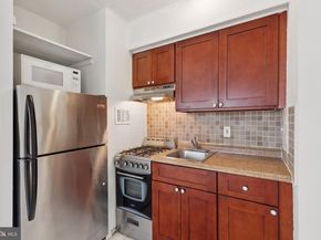 2101 Chestnut Street 324, Philadelphia PA 19103